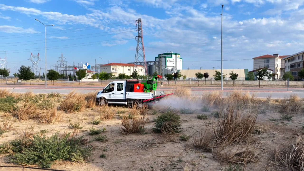 Konya’da haşereyle mücadele için hava araçları devreye girdi 5